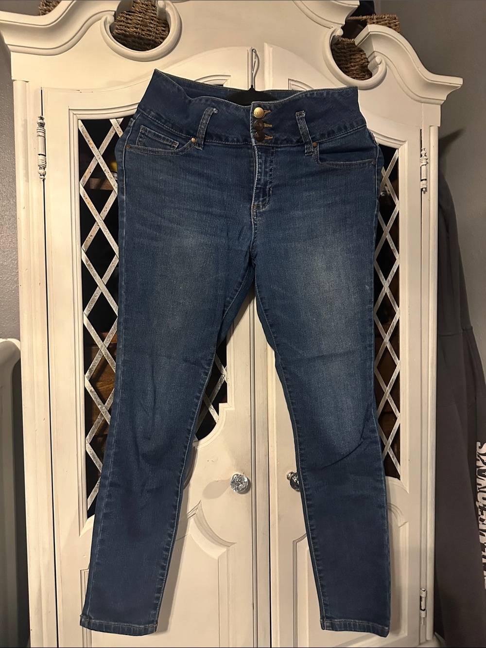 Skinny 3 button zip jeans medium dark wash